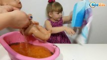 ✔ Беби Борн и девочка Ника Видео для детей Купание в ванне с бомбочками! Baby Born Bathtime ✔