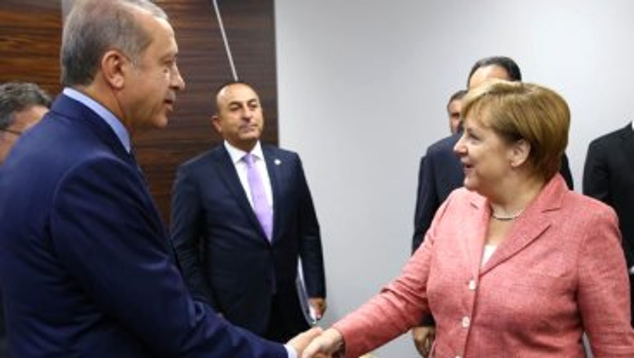 Der Spiegel: Erdoğan, Merkel'den "Ermeni Soykırımı Kararı Hükümetin Tavrı Değildir" Demesini İstedi