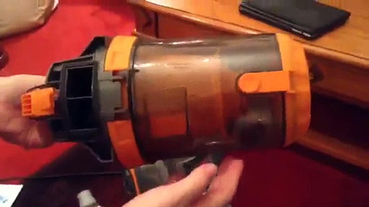 VonHaus 1200W Cyclonic Bagless 3L Cylinder HEPA Filtration Vacuum Cleaner