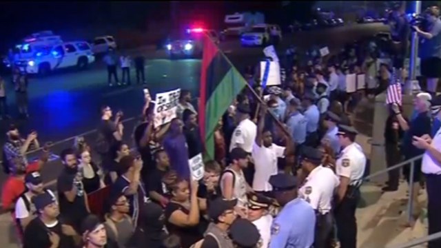 الأميركيون يحتجون على عنف الشرطة ضد السود