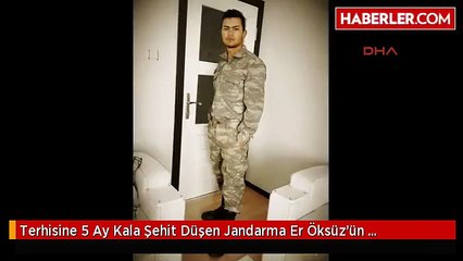 Tải video: Terhisine 5 Ay Kala Şehit Düşen Jandarma Er Öksüz'ün Cenazesi Baba Evine Getirildi