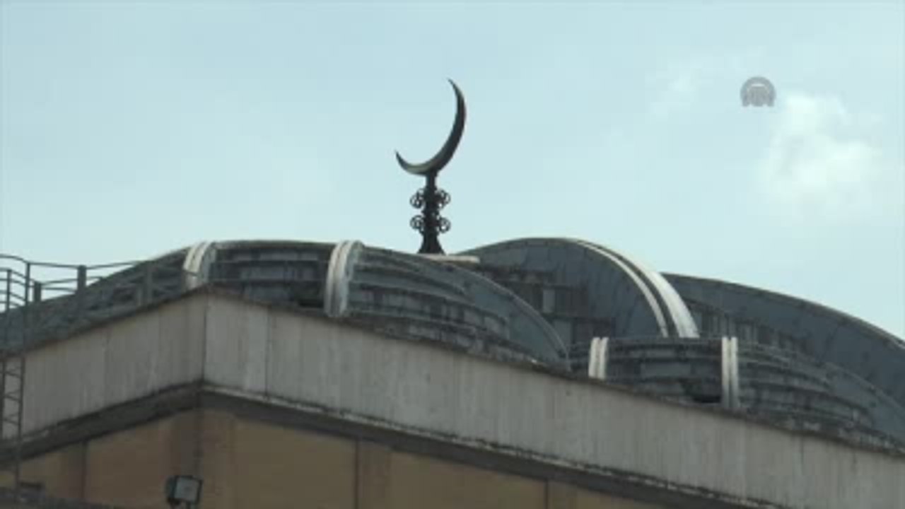 TBMM Başkanı Kahraman, Roma Camisi'ni Ziyaret Etti, Kolezyum'u Gezdi