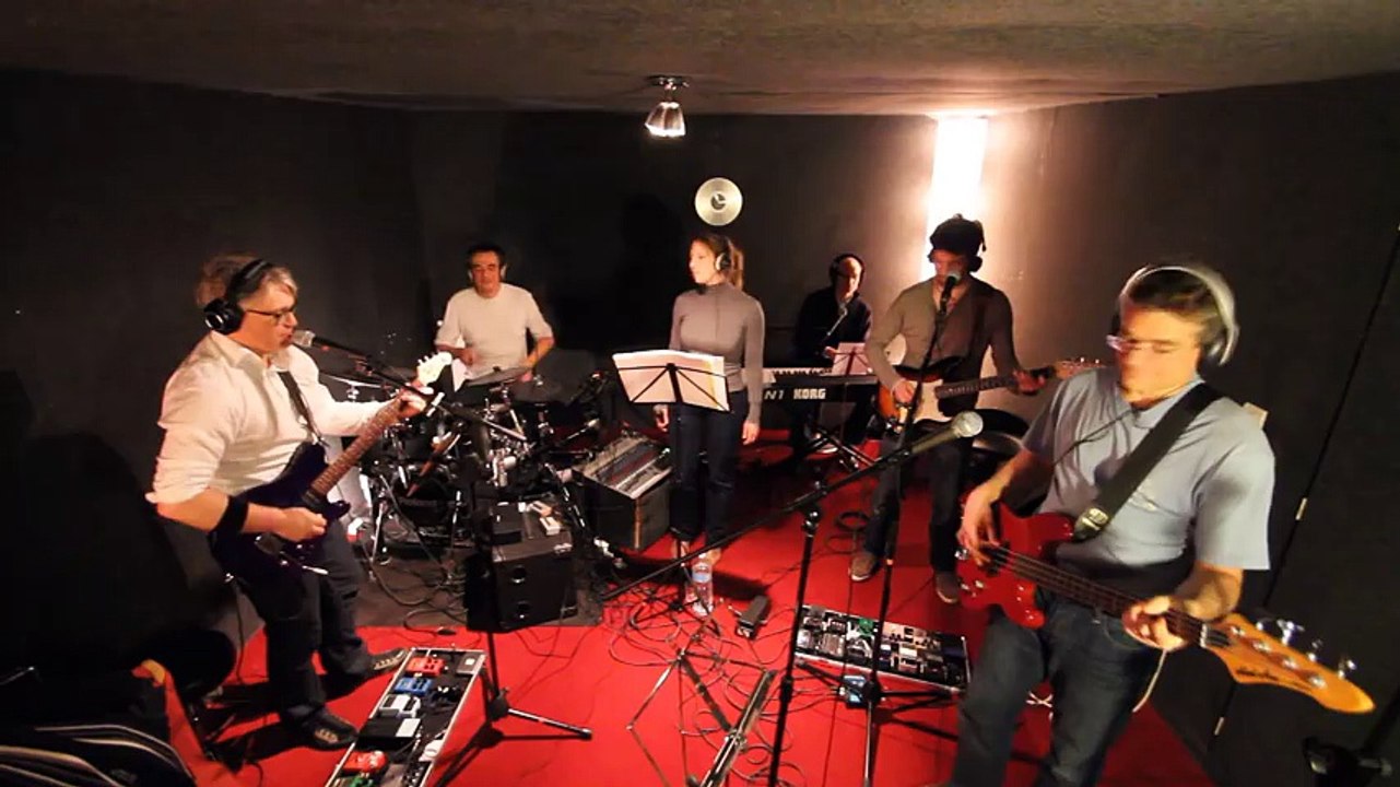 A ma place (Zazie & Axel Bauer cover, 2000)