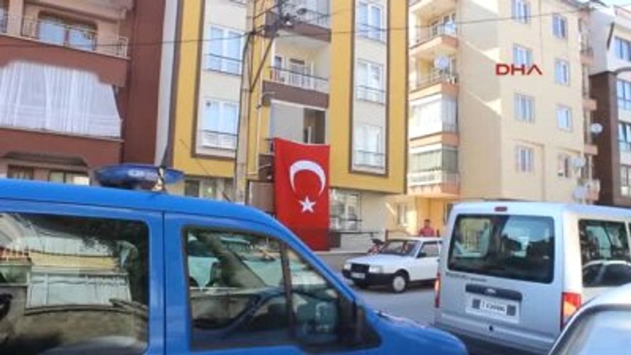 Kütahya Tavşanlı'daki Şehit Uzman Çavuşun Baba Evine Ateş Düştü