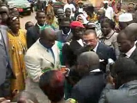 Inauguration par le Ministre Basile ATANGANA KOUNA du Forage d'eau