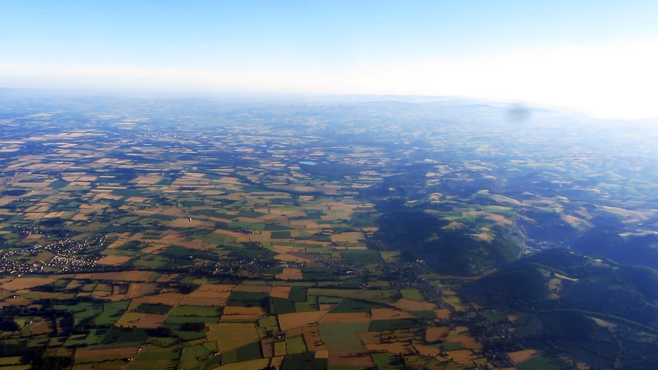 Mongolfière à 1800 m au dessus de la plaine du Forez