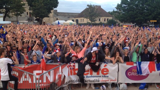 Euro 2016 : clapping géant au château de Caen