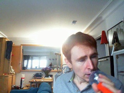 Wiwi égratigne Sylvie de Marc Seberg