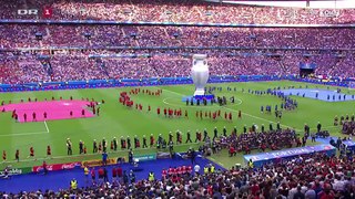 Zara Larsson performing with David Guettaat Euro 2016 Final on 10_07_16