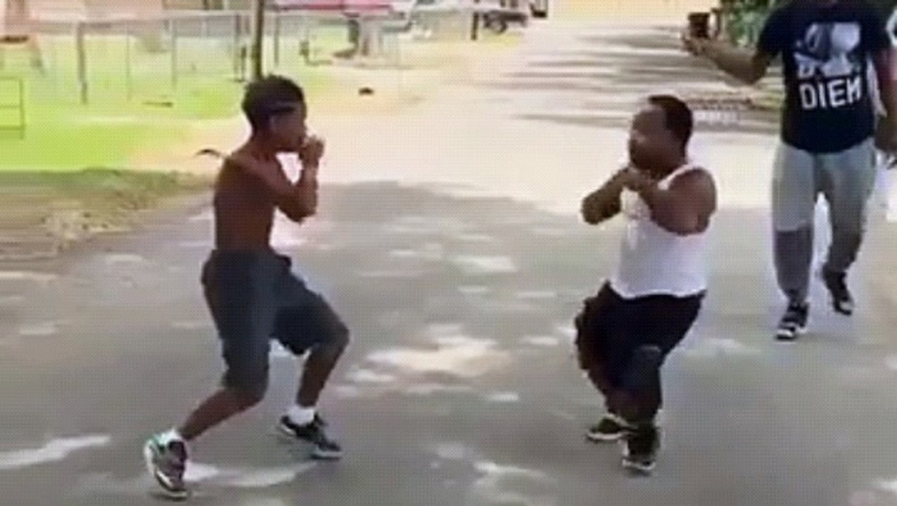 Crazy Fight Midget Vs Angry Kid