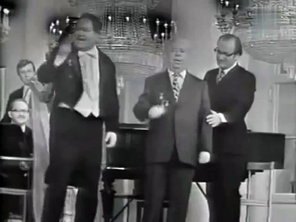 Майя Кристалинская, Виктор Селиванов, Юрий Богатиков и др. Москва майская