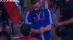 Euro 2016 : Un supporter français en larmes se fait réconforter par un jeune fan portugais (vidéo)