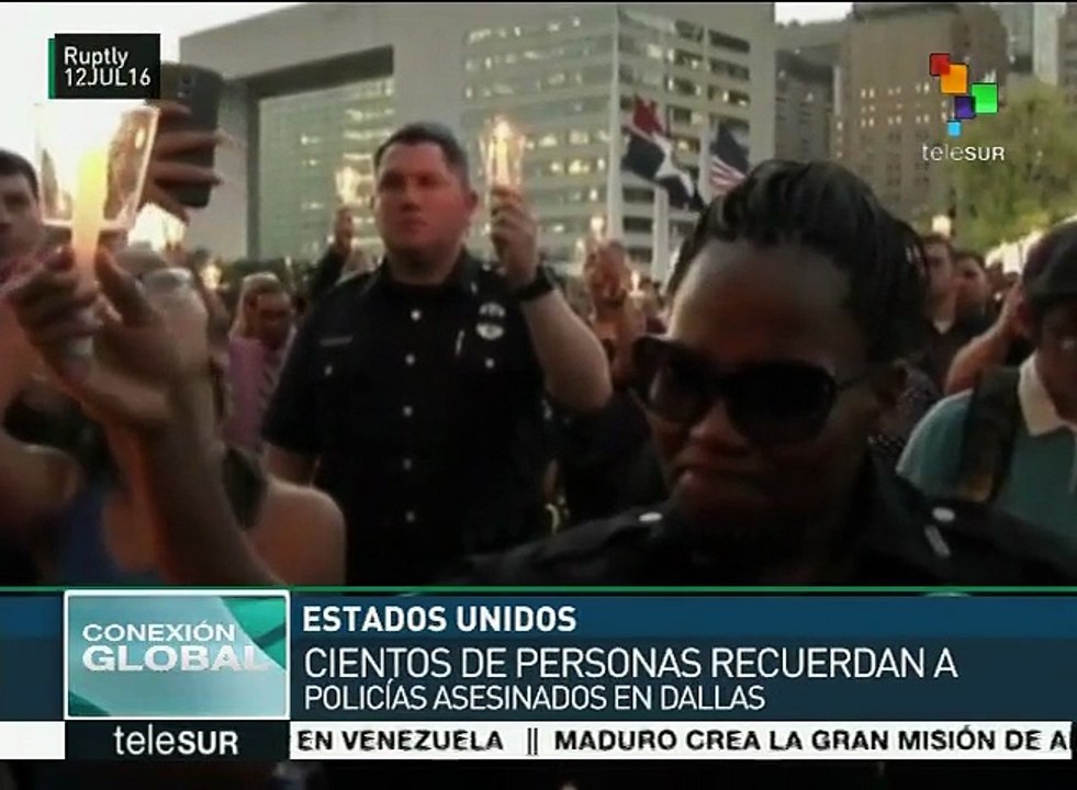 Estadounidenses realizan vigilia en memoria de policías asesinados