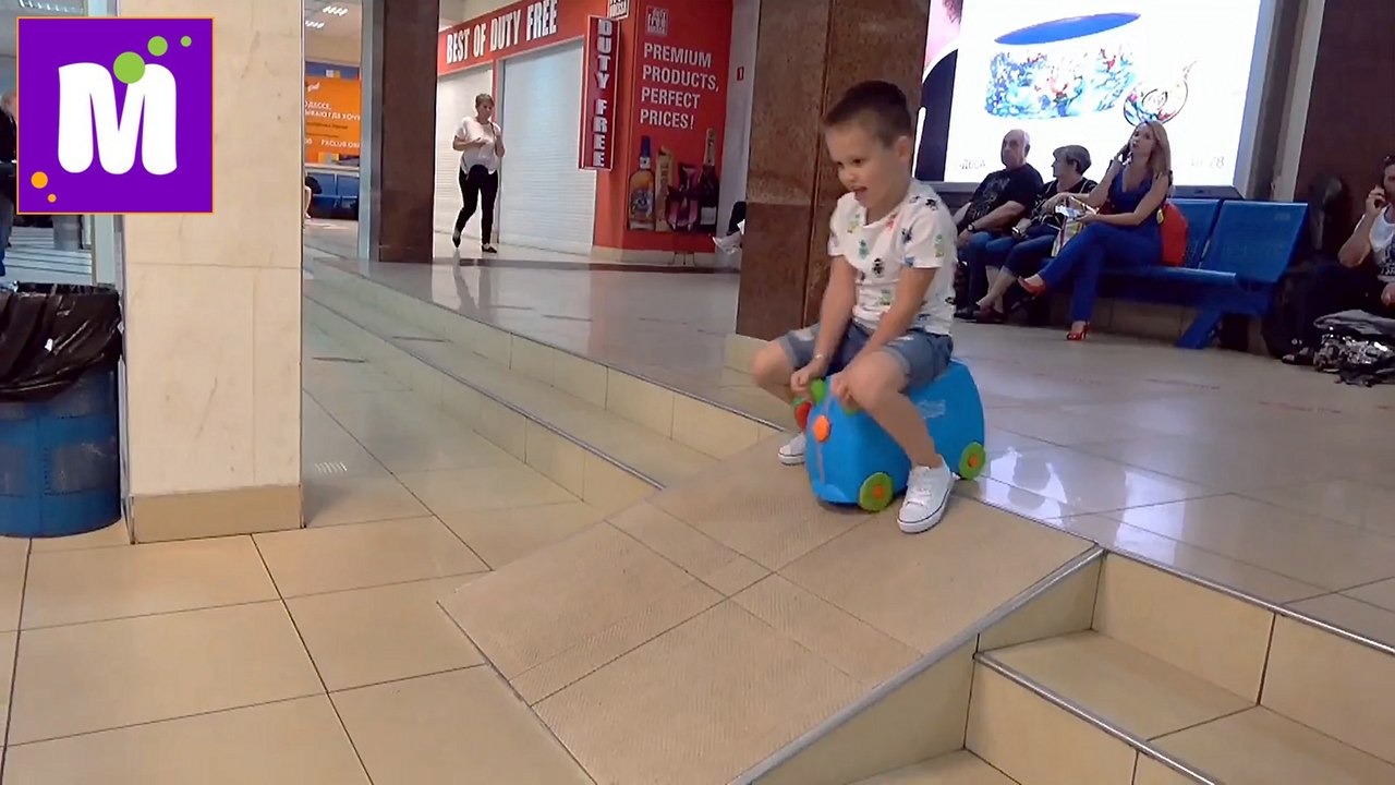 ВЛОГ Макс и Катя Летим в Гонконг подарки игрушк...
