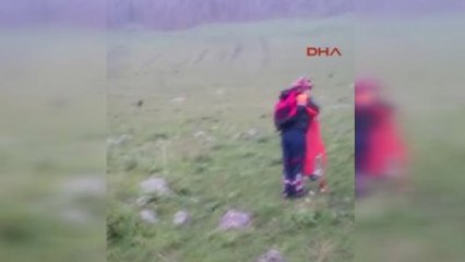 Kars Teyze, Ayı Korkusundan Kaçan Yeğenini Kurtarmak İsterken Ölüme Gitti