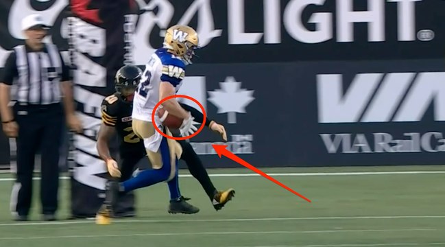 Une réception hors du commun au football américain !