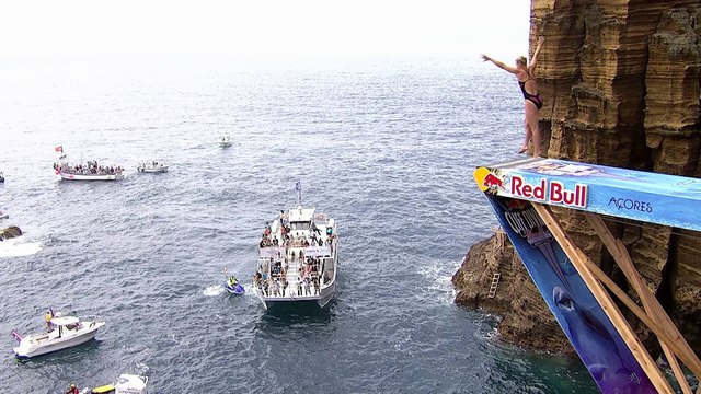 Adrénaline - Red Bull cliff diving : Cinquième édition aux Açores (Sao Miguel, Portugal)