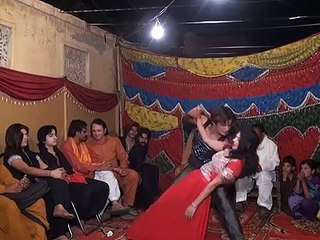 Main Pyar ki Pujaran | Pakistani Wedding Mujra Dance 2016