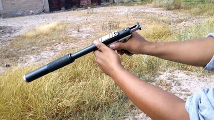 prueba silenciador cal .22 lr  METALLICO ARMORY en pistola ruger 22-45 personalizada