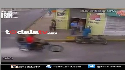 La coreografía de motoristas asaltantes-Video