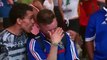 Un petit Portugais console un supporter Français en larmes après la match