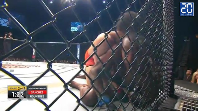 En plein combat, il demande à sa mère de se taire ! - Le rewind du lundi 11 juillet 2016.