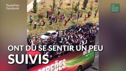 Une folle marée de scooters a suivi les champions d'Europe au Portugal