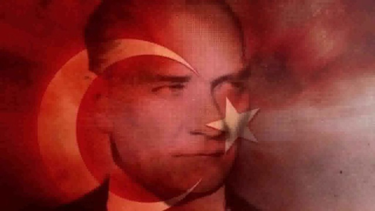 Benzemez Kimse Sana Asrın Dev Lideri M. Kemal Atatürk Müzeyyen Senar & Tarkan