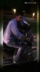 Pti chairman Imran khan jab raod py hoty hn tu bhr ka mahool kesa hta h