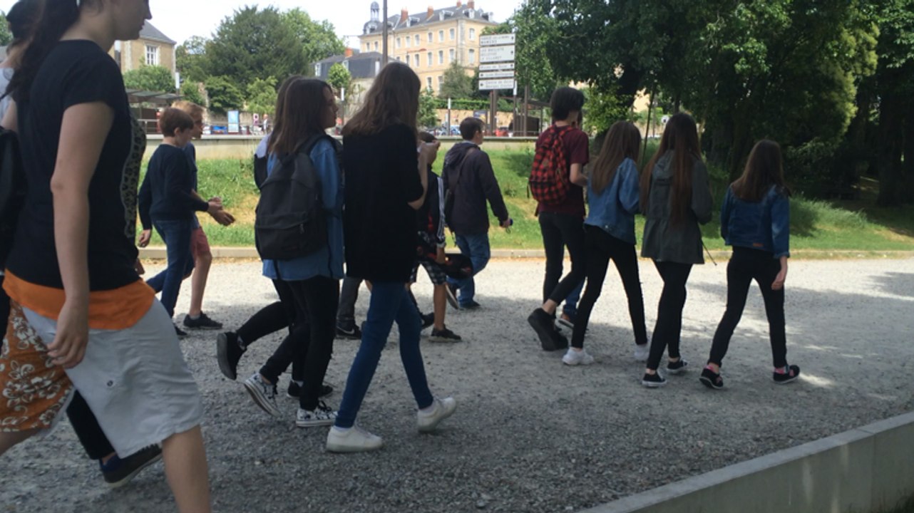 Les youtubeurs du Monde à l'envers rencontrent leurs fans au Mans