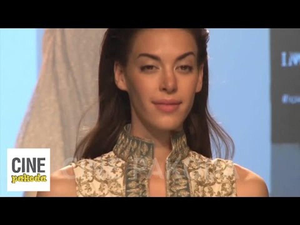 Lakme Fashion Week (LFW) 2016 Day 3 - Akshara Haasan & Sikander Kher | CinePakoda