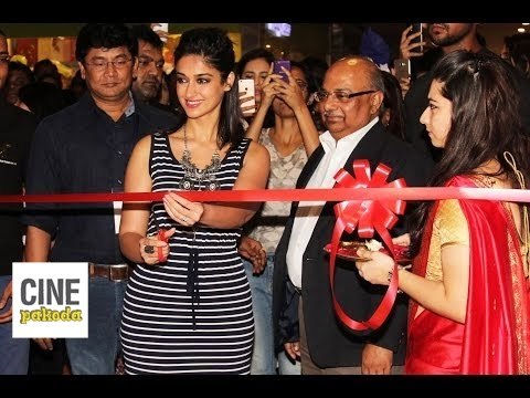 Ileana D'cruz inaugurates Reliance Trends Concept Store | CinePakoda