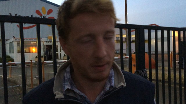 Les producteurs de lait manifestent devant Yoplait