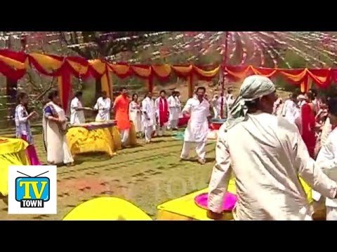 Saath Nibhana Saathiya - On Location Holi Celebration 19th March 2016 | Star Plus
