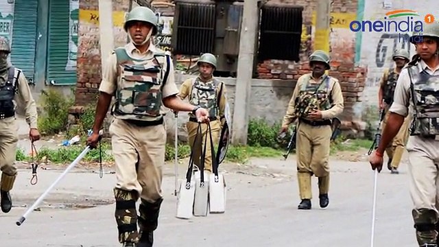 Amarnath Yatra remains suspended after Kashmir violence claim 23 lives वनइंडिया हिन्दी