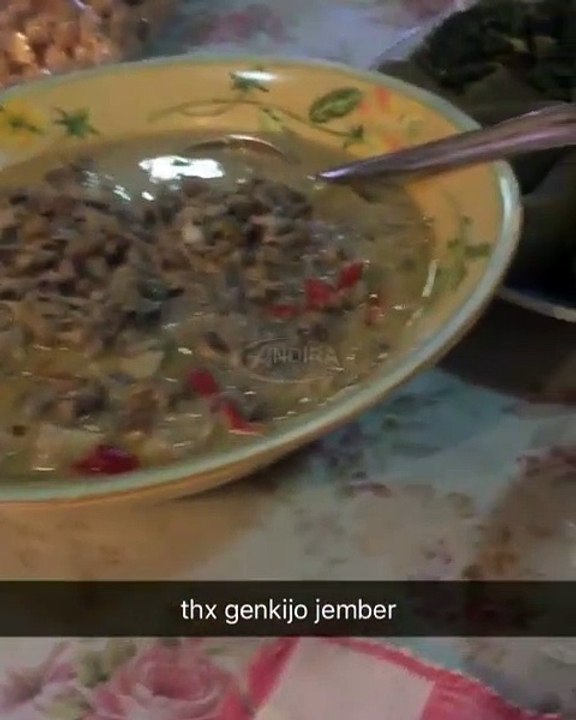 Bunda Ashanty di Masakin Nasi Jagung & Lauknya Yang Yummy Sama Genk Ijo Jember