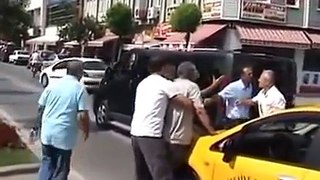 yumruklu kavga trafikte - Road Rage Turkey Fight In Turkey