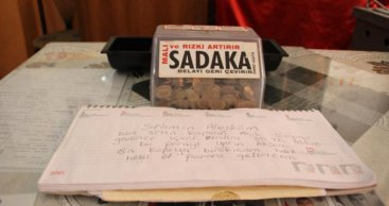 Sadaka Kutusundaki Parayı Alan Hırsız Not Yazarak Helallik İstedi