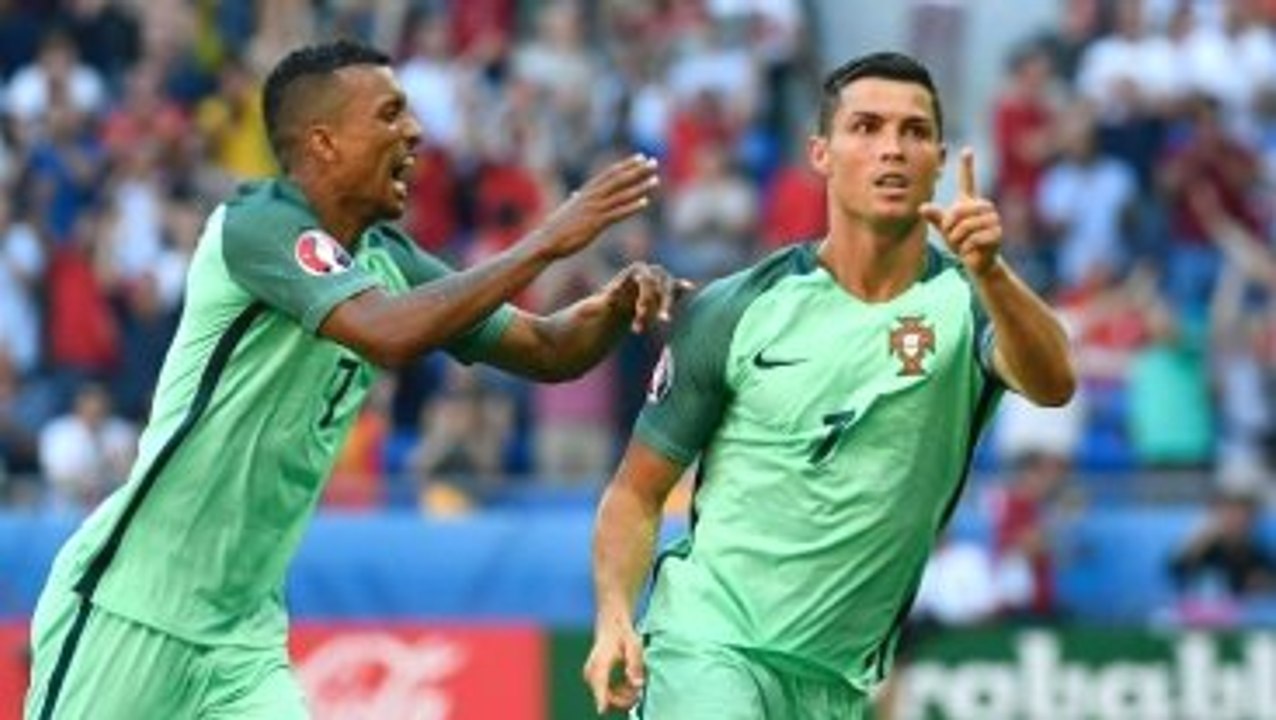 Cristiano Ronaldo, Gümüş Ayakkabı Ödülü'nü Luis Nani'ye Verdi