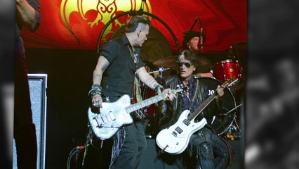 Joe Perry bricht auf der Bühne in Coney Island zusammen