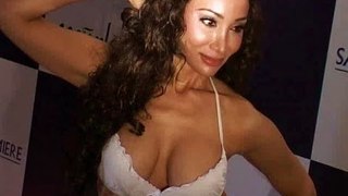 Sophiya Hayat's H0t Bikini Photoshoot
