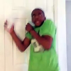 البنات والعنكبوت حكاية حب  هههههههه