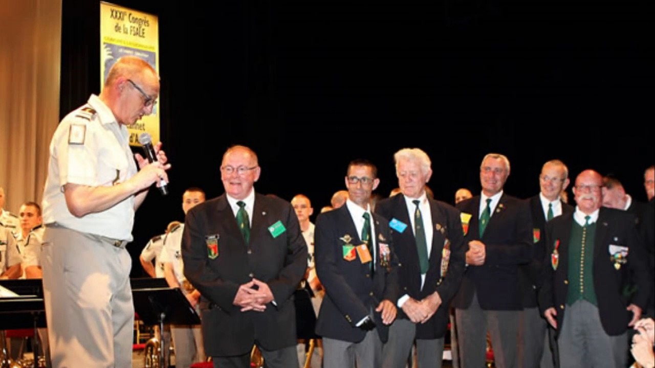 Ecoutez la musique et les paroles ....Un Séga magnifique sur des superbes photos