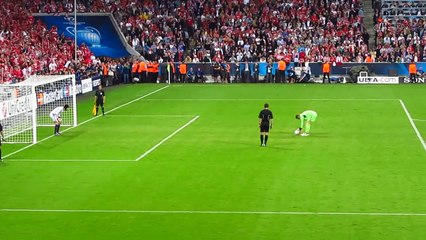 Neuer scores penalty against Chelsea