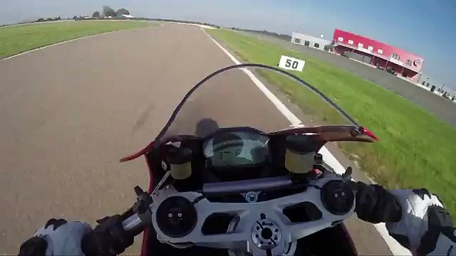 Les essais d'Arnaud Vincent, le tour embarqué Ducati Panigale 899