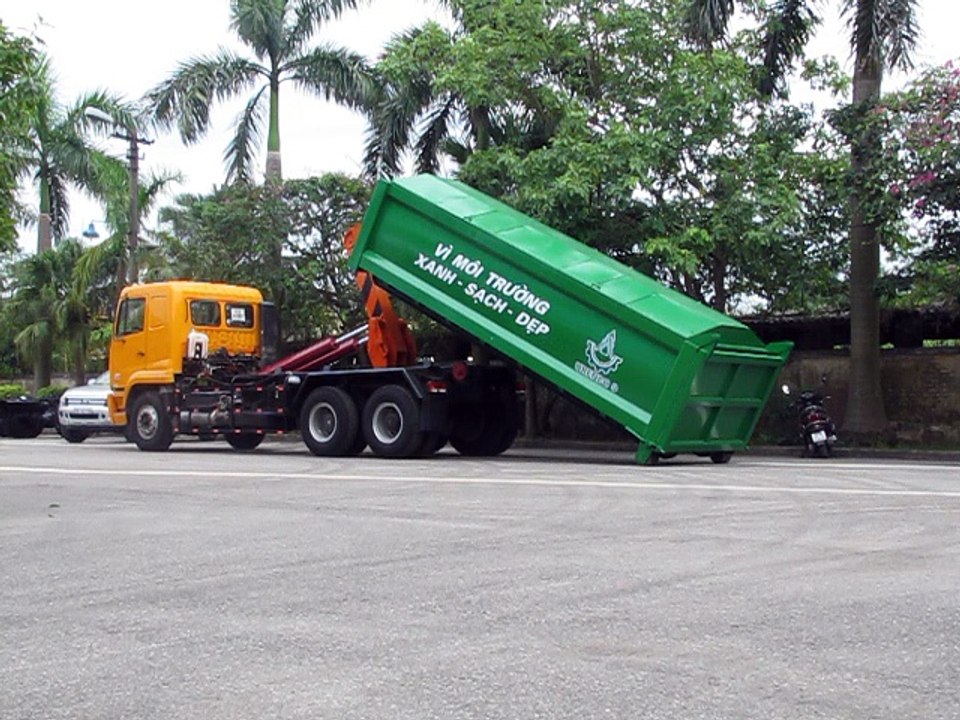 Hooklift CAMC