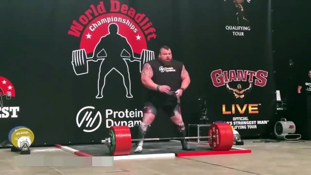 إيدي هول أول رجل في التاريخ يرفع نصف طن ! شاهد ماذا حدث له بعد رفعه لهذا الثقل الهائل