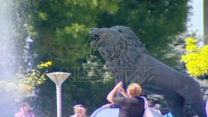 Përmendoret shqiptare nuk ndryshojnë karakterin e projektit “Shkupi 2014”