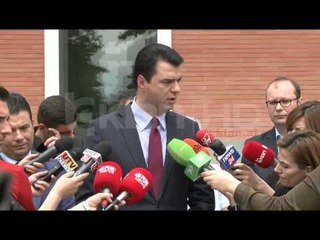 BASHA: RAMA I POSHTËROI SHQIPTARËT ME ELVIS RROSHIN