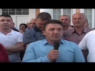 DILEMAT PAS DORËHEQJES SË ELVIS RROSHIT